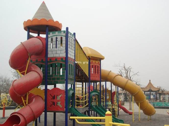 鄉(xiāng)鎮(zhèn)兒童游樂(lè)設(shè)備圖