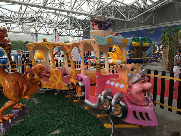 草原歷險小火車游樂設(shè)備